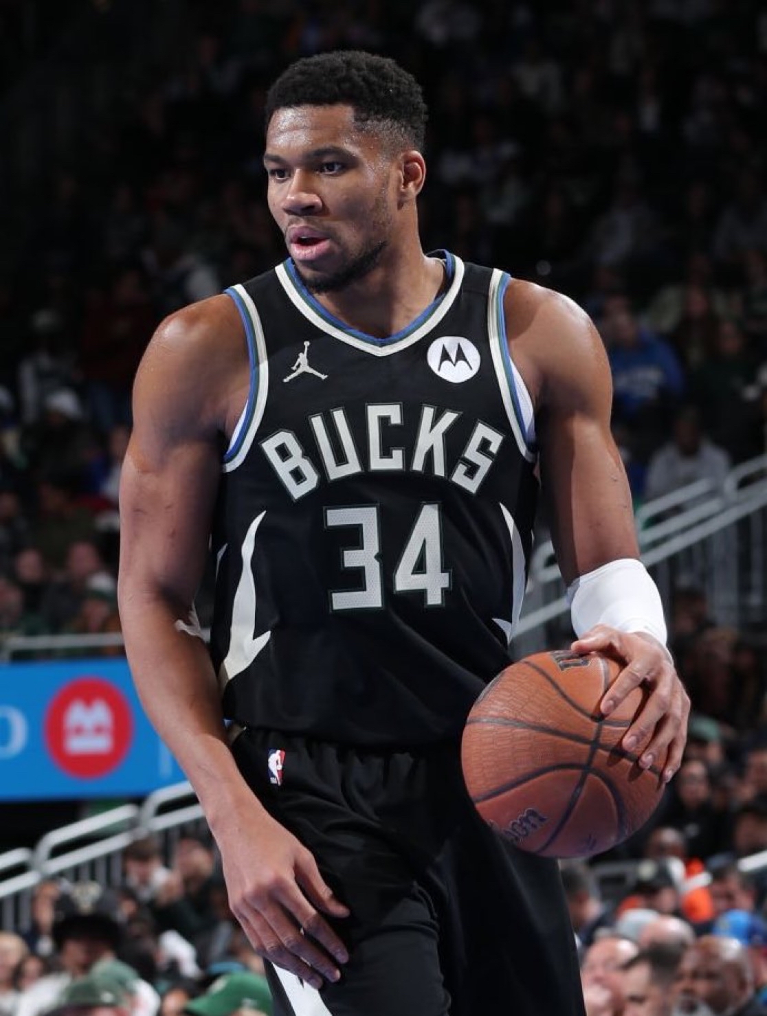 密尔沃基雄鹿发布备战花絮，冲刺阶段状态回暖，葡超任务艰巨，控场能力受关注的简单介绍lol赛事直播