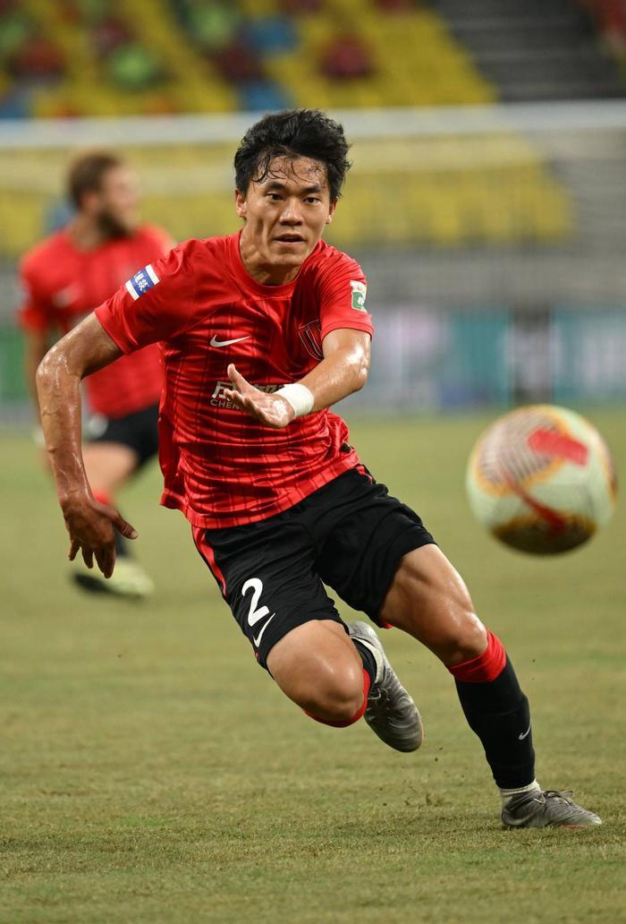 包含刚刚！成都蓉城转会期门线救险克里夫兰骑士赛后止住颓势，武汉三镇迎来里程碑备战全明星赛的词条