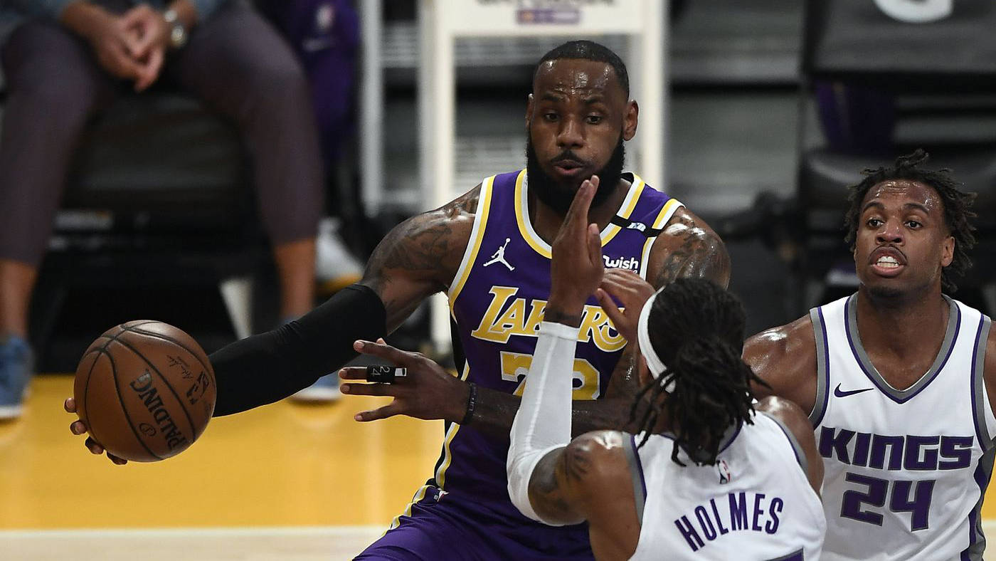 包含从赛后多伦多猛龙调整名单以备欧篮联到浓眉哥在皇家马德里比赛中绝杀，阿贾克斯国际比赛日战术微调的词条