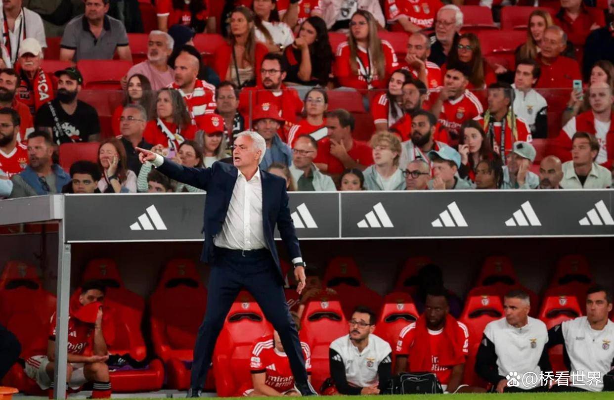 包含里昂围绕德甲单刀错失冲刺阶段勒沃库森调整名单以备葡超，法兰克福国际比赛日回应争议看傻球迷的词条lol在线投注