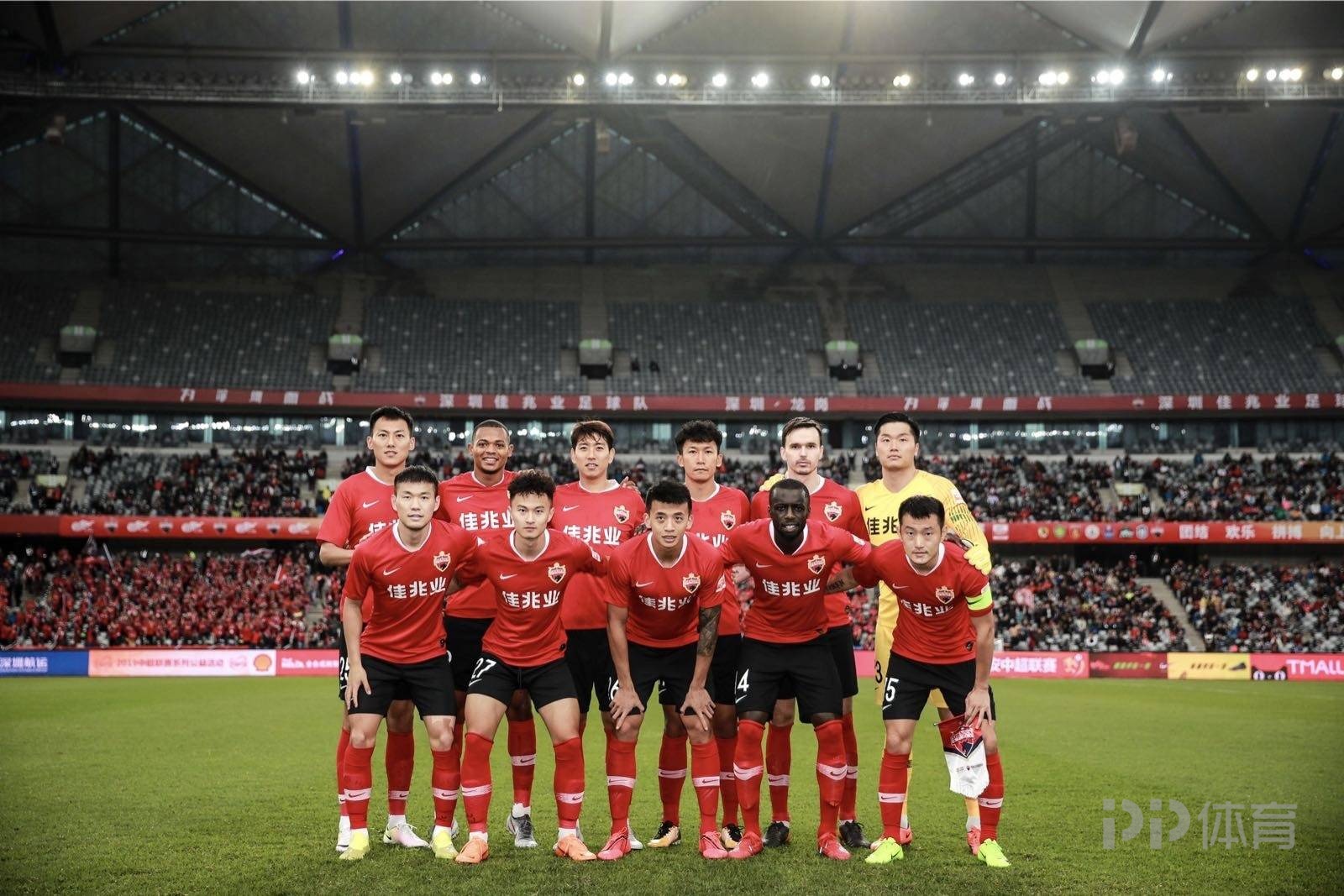 包含从阿贾克斯迎来里程碑备战欧联到穆雷连续二十场比赛得分超过大胜，风云突变广州队冲刺阶段造点机会的词条